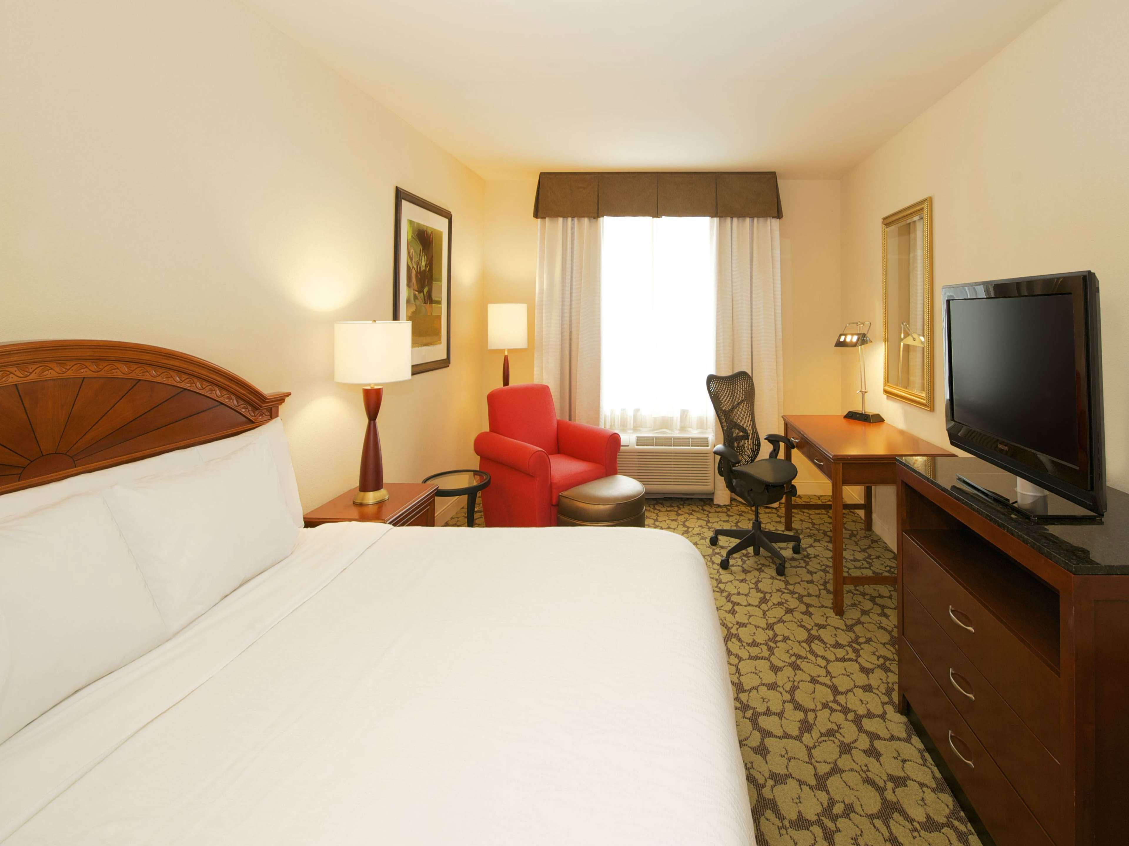 Hilton Garden Inn Virginia Beach Town Center Eksteriør billede