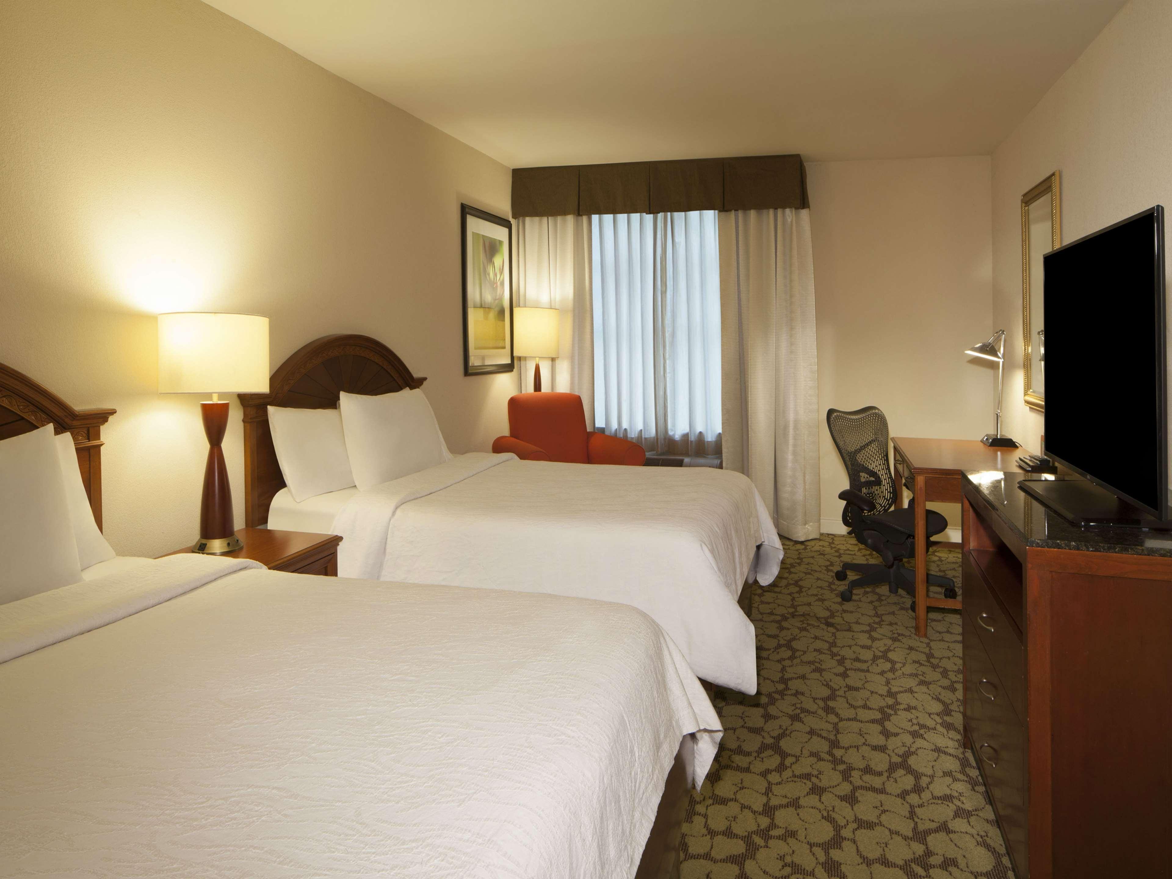Hilton Garden Inn Virginia Beach Town Center Eksteriør billede