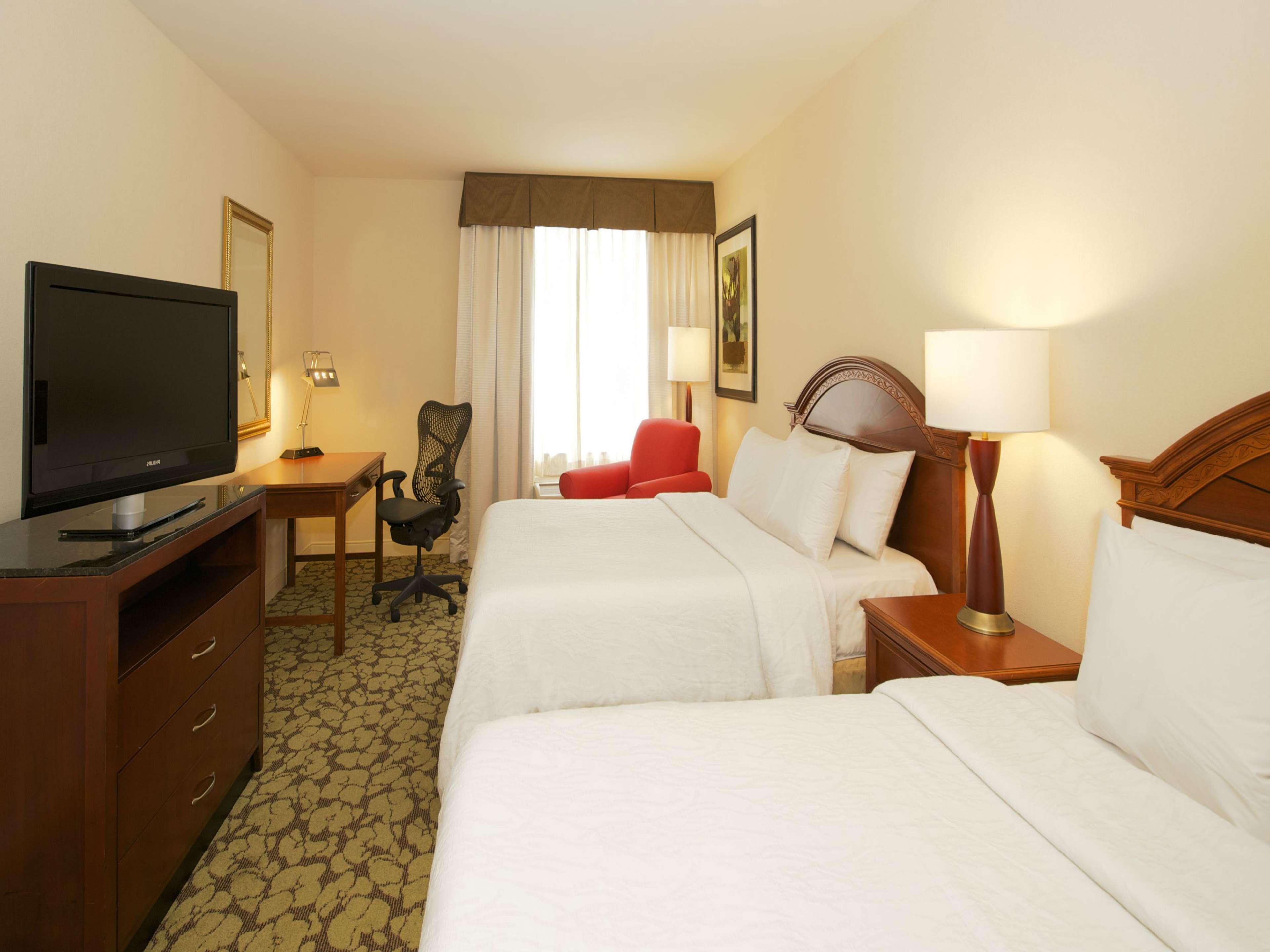 Hilton Garden Inn Virginia Beach Town Center Eksteriør billede