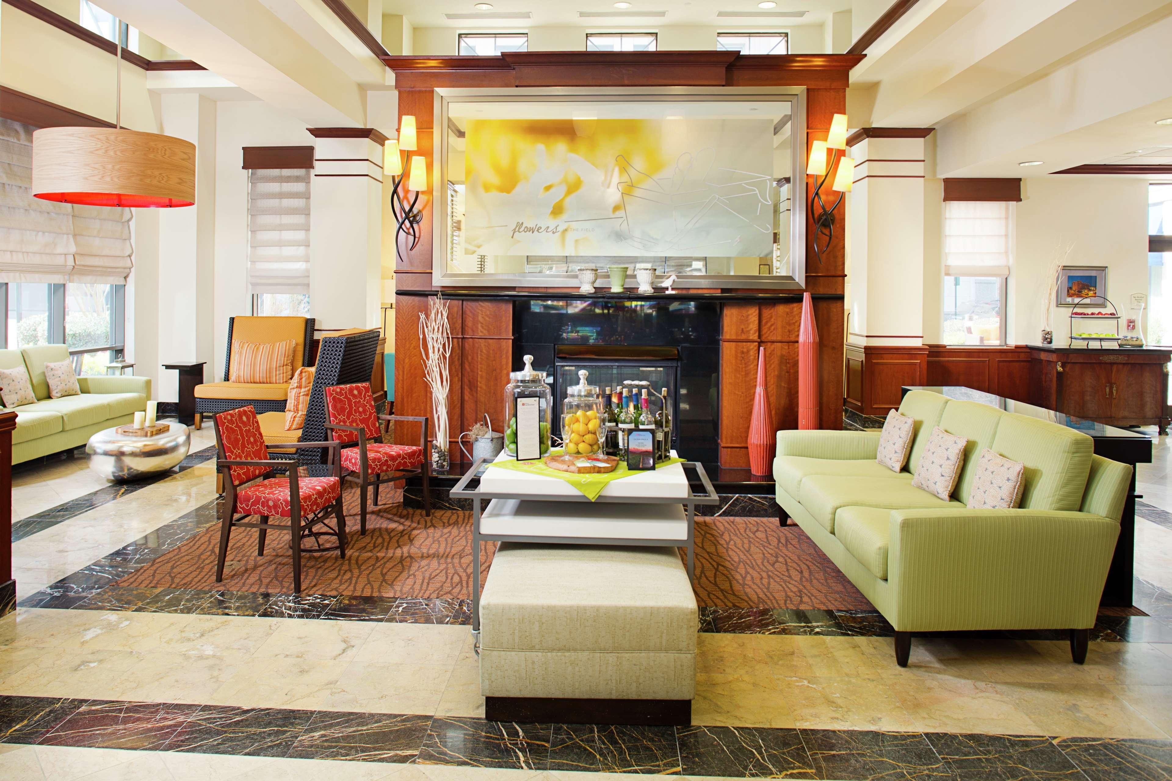 Hilton Garden Inn Virginia Beach Town Center Eksteriør billede