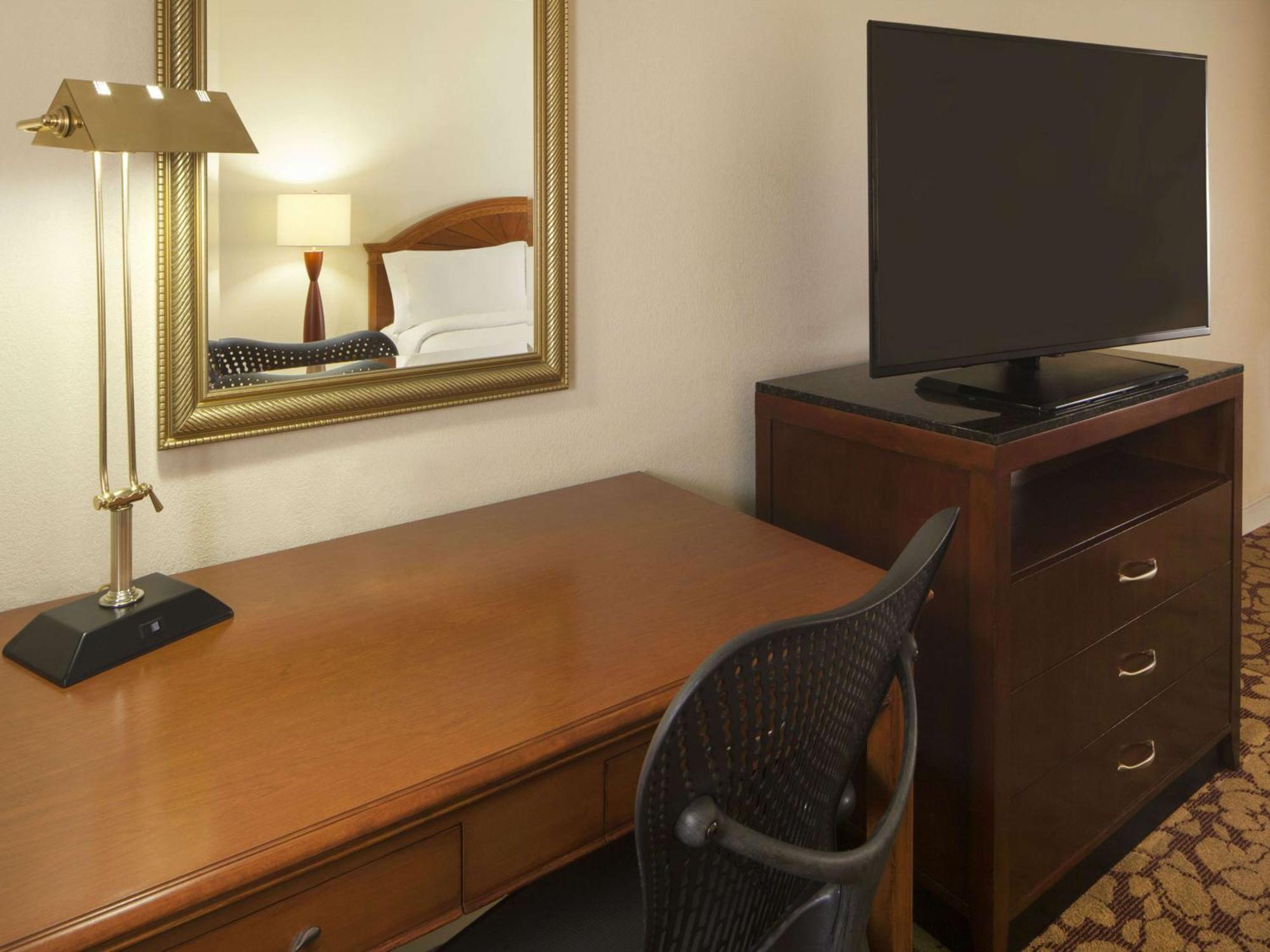 Hilton Garden Inn Virginia Beach Town Center Eksteriør billede
