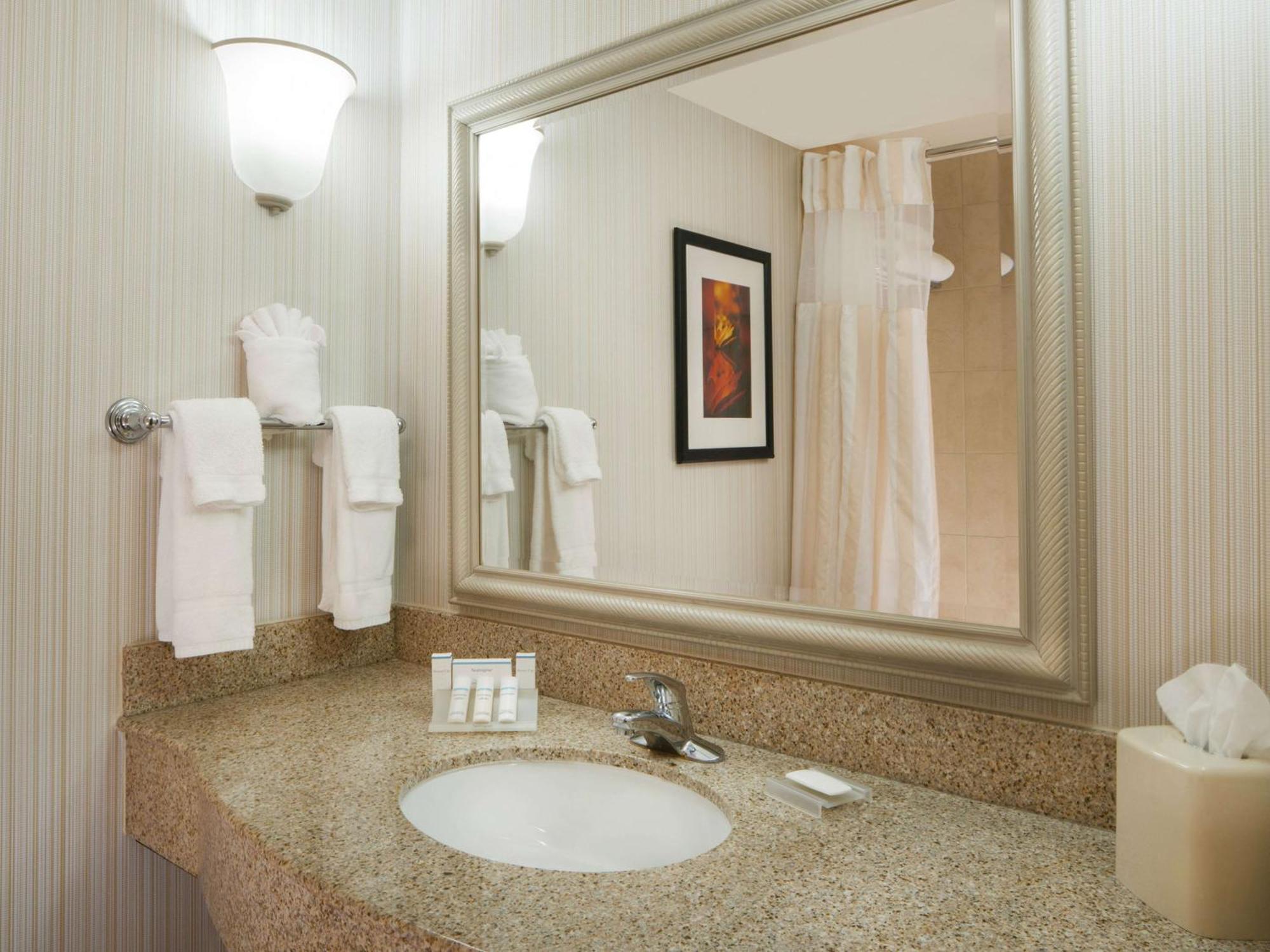 Hilton Garden Inn Virginia Beach Town Center Eksteriør billede